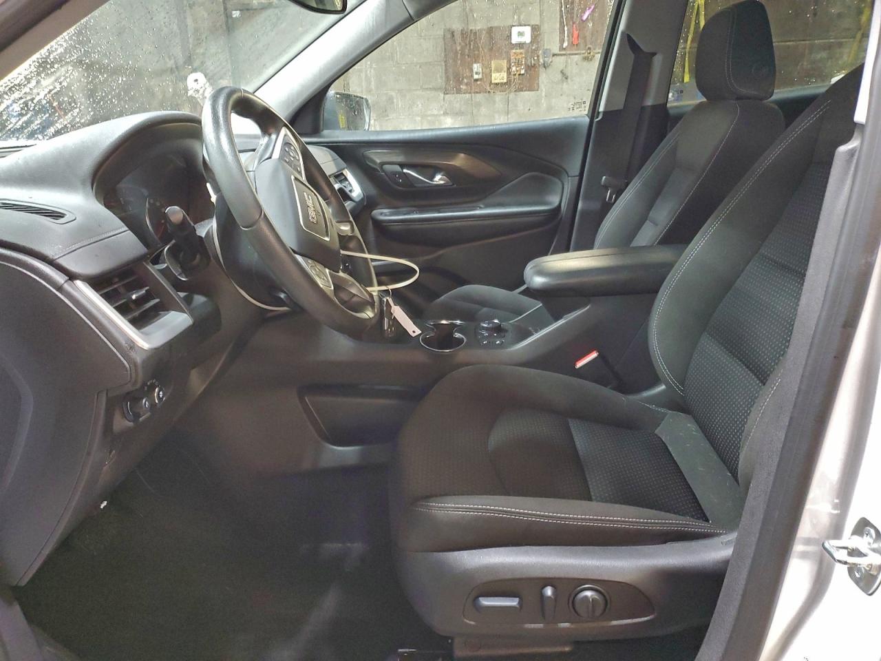 2024 GMC TERRAIN SLE photo 7