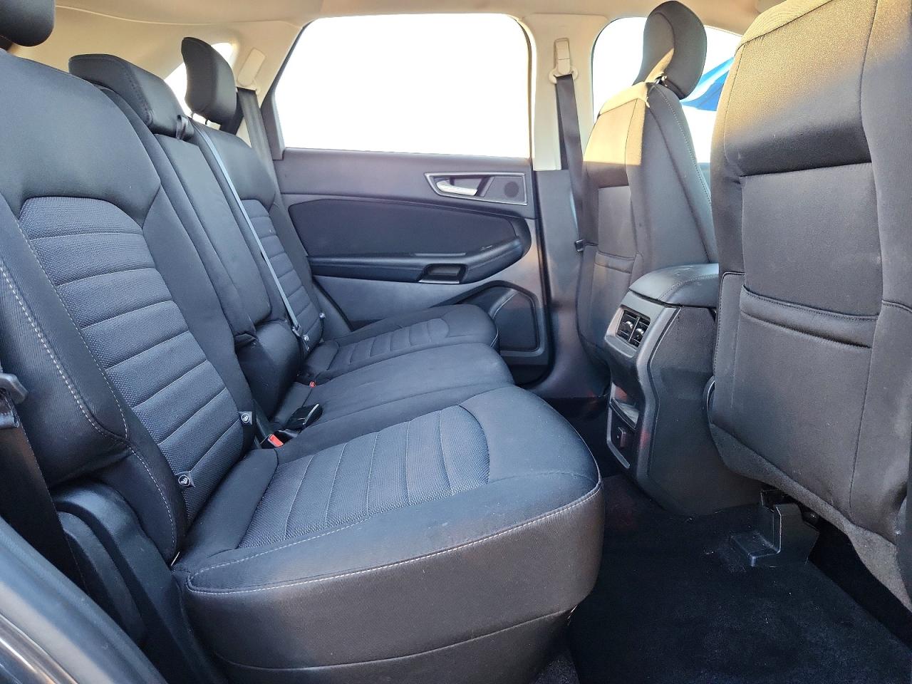 2017 FORD EDGE SE photo 11