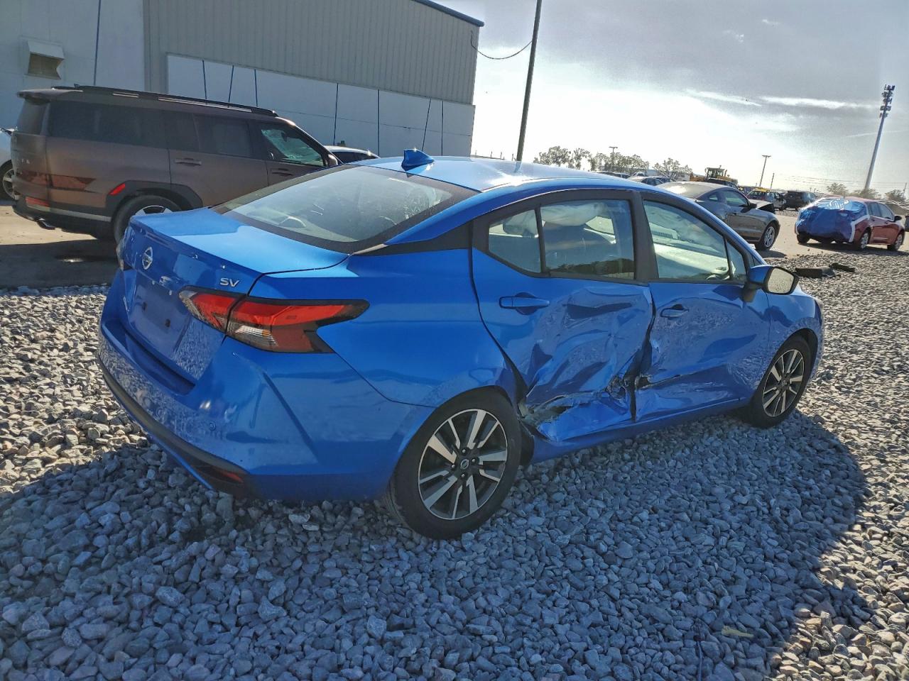 2021 NISSAN VERSA SV photo 3