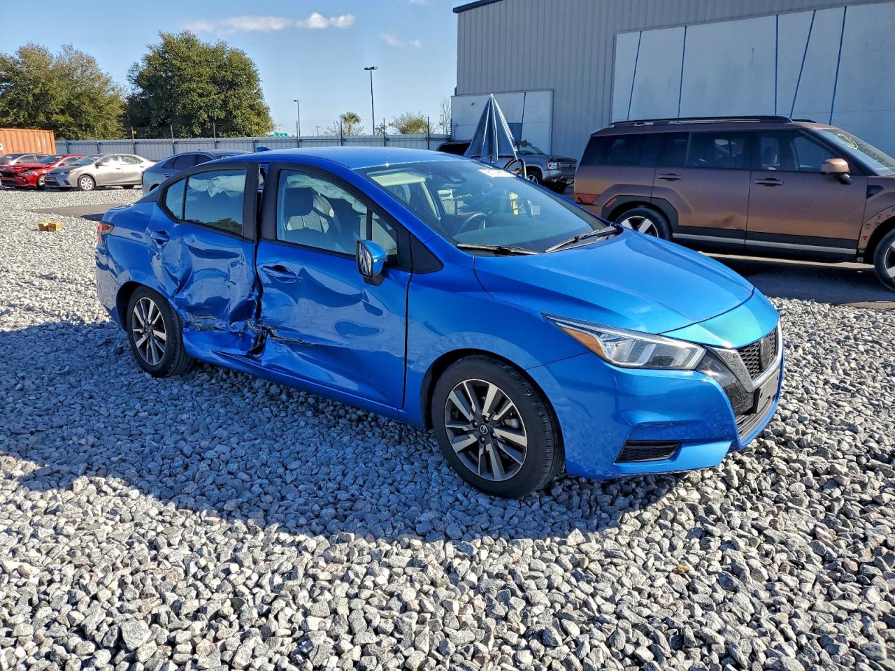 2021 NISSAN VERSA SV photo 4
