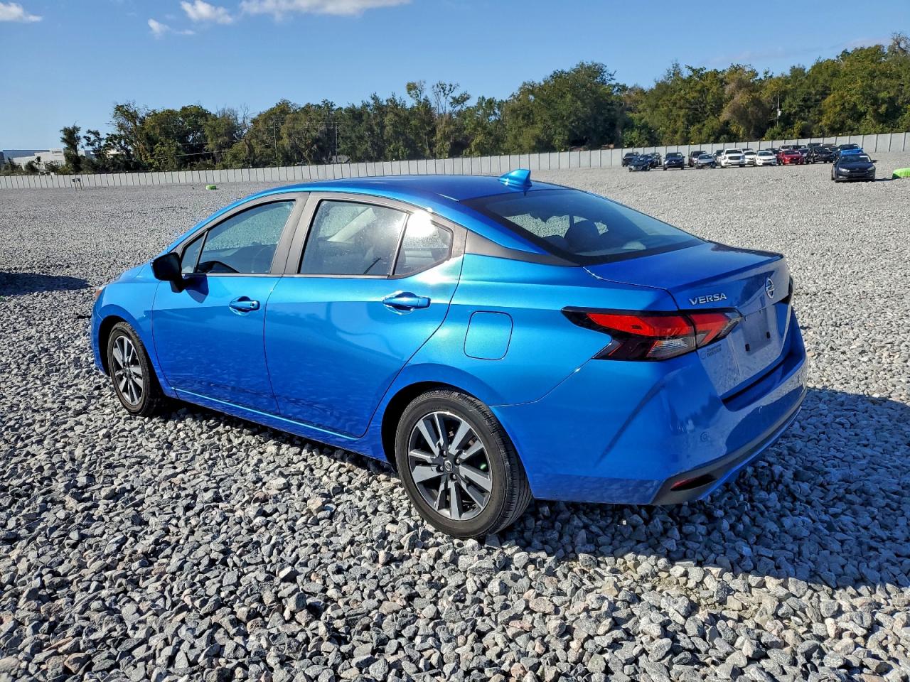 2021 NISSAN VERSA SV photo 2
