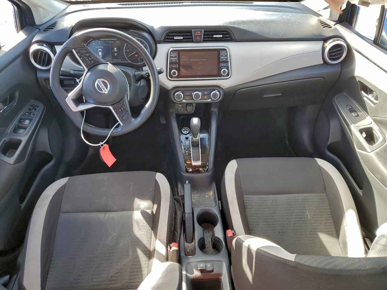 2021 NISSAN VERSA SV photo 8
