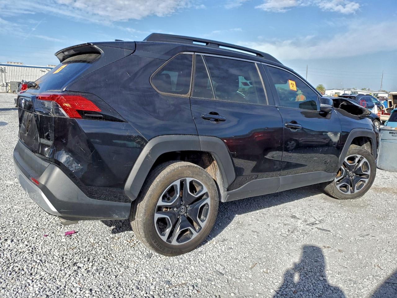 2021 TOYOTA RAV4 ADVENTURE photo 3