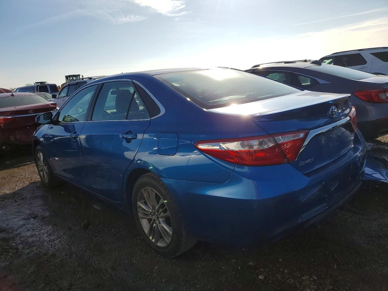2017 TOYOTA CAMRY LE photo 2