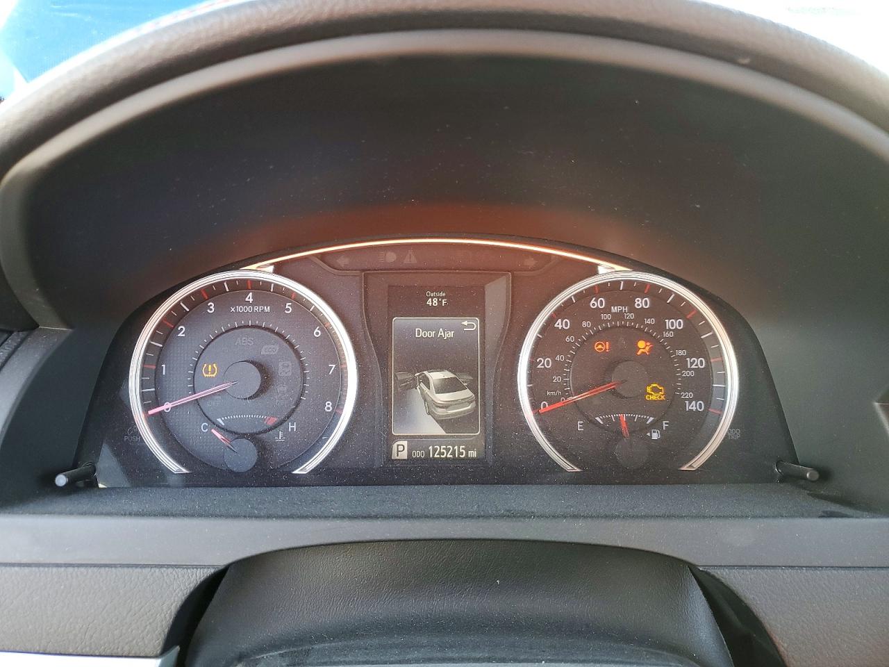 2017 TOYOTA CAMRY LE photo 9