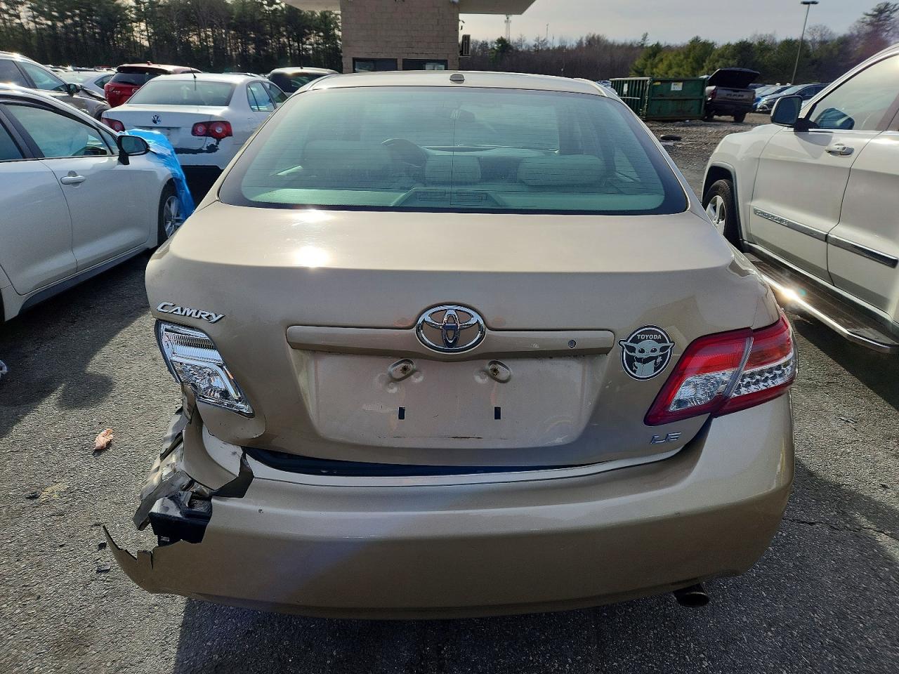 2010 TOYOTA CAMRY BASE photo 6