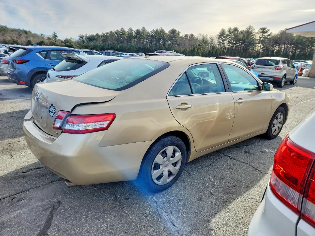 2010 TOYOTA CAMRY BASE photo 3