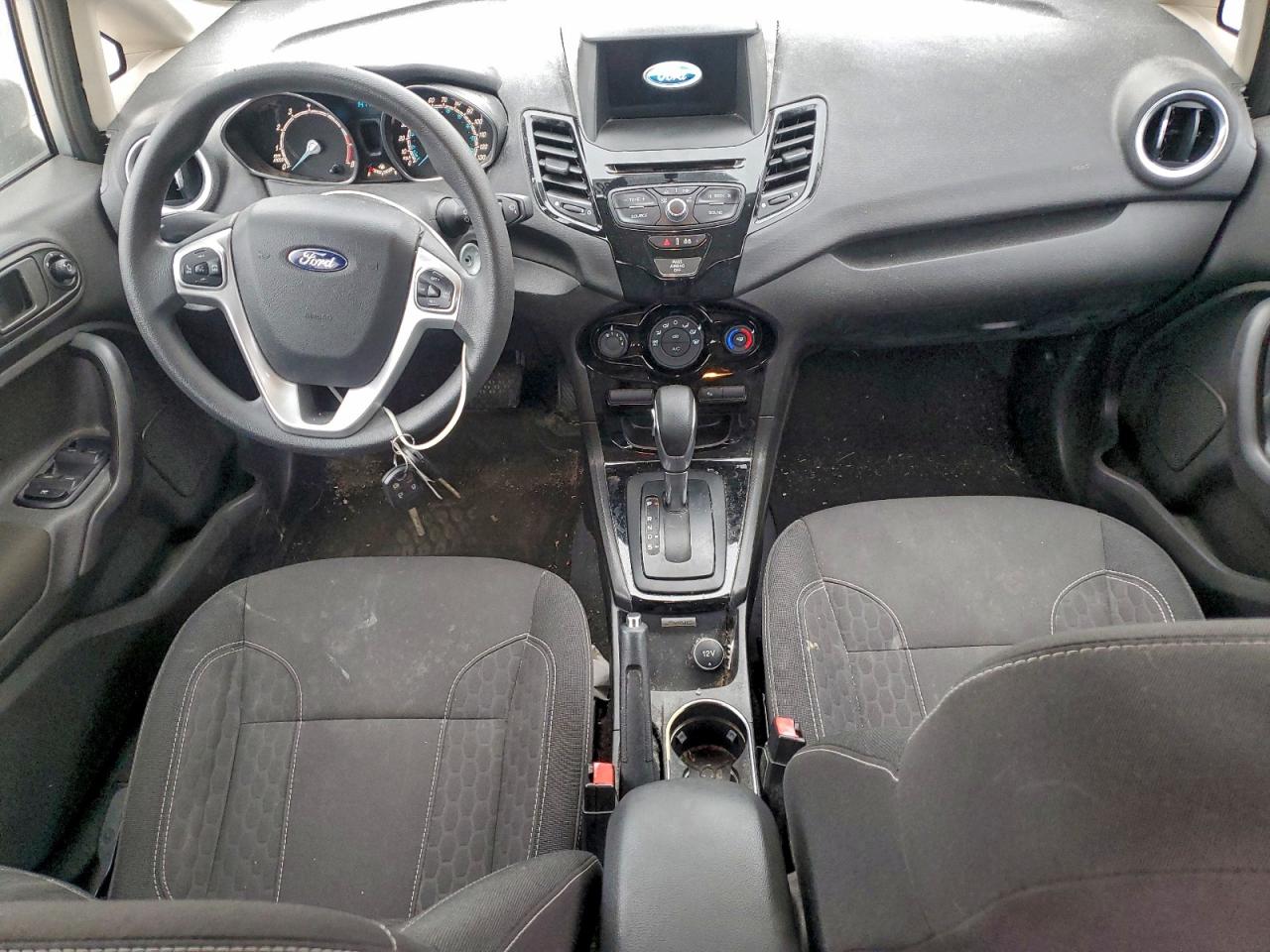 2019 FORD FIESTA SE photo 8