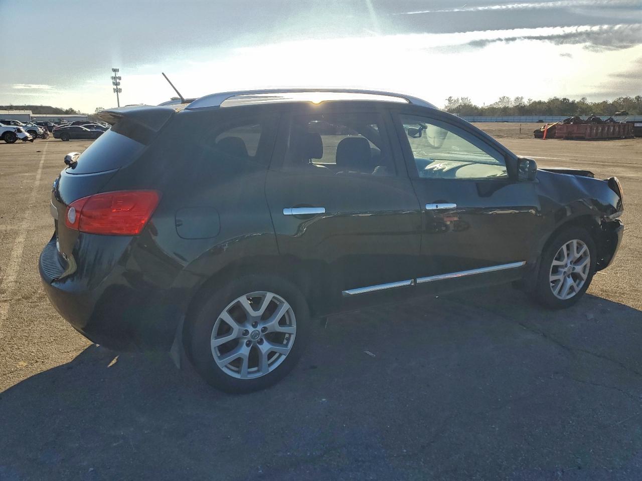 2013 NISSAN ROGUE S photo 3