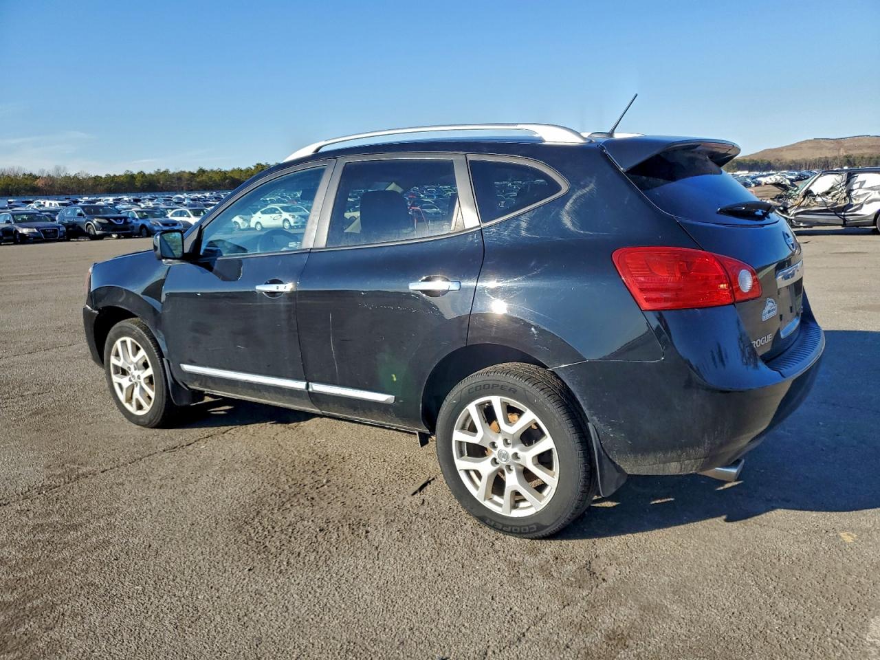 2013 NISSAN ROGUE S photo 2