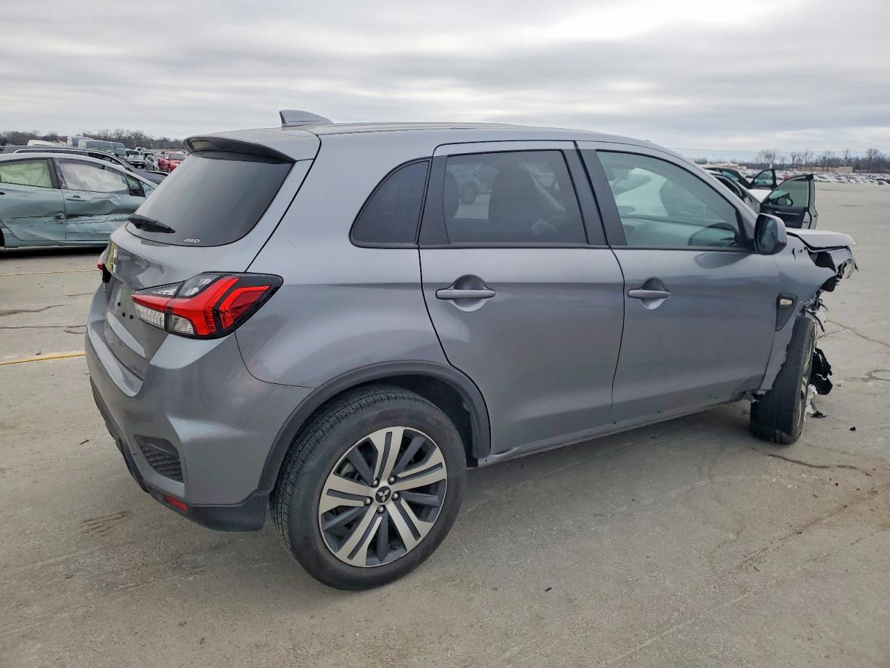 2024 MITSUBISHI OUTLANDER SPORT S/SE photo 3