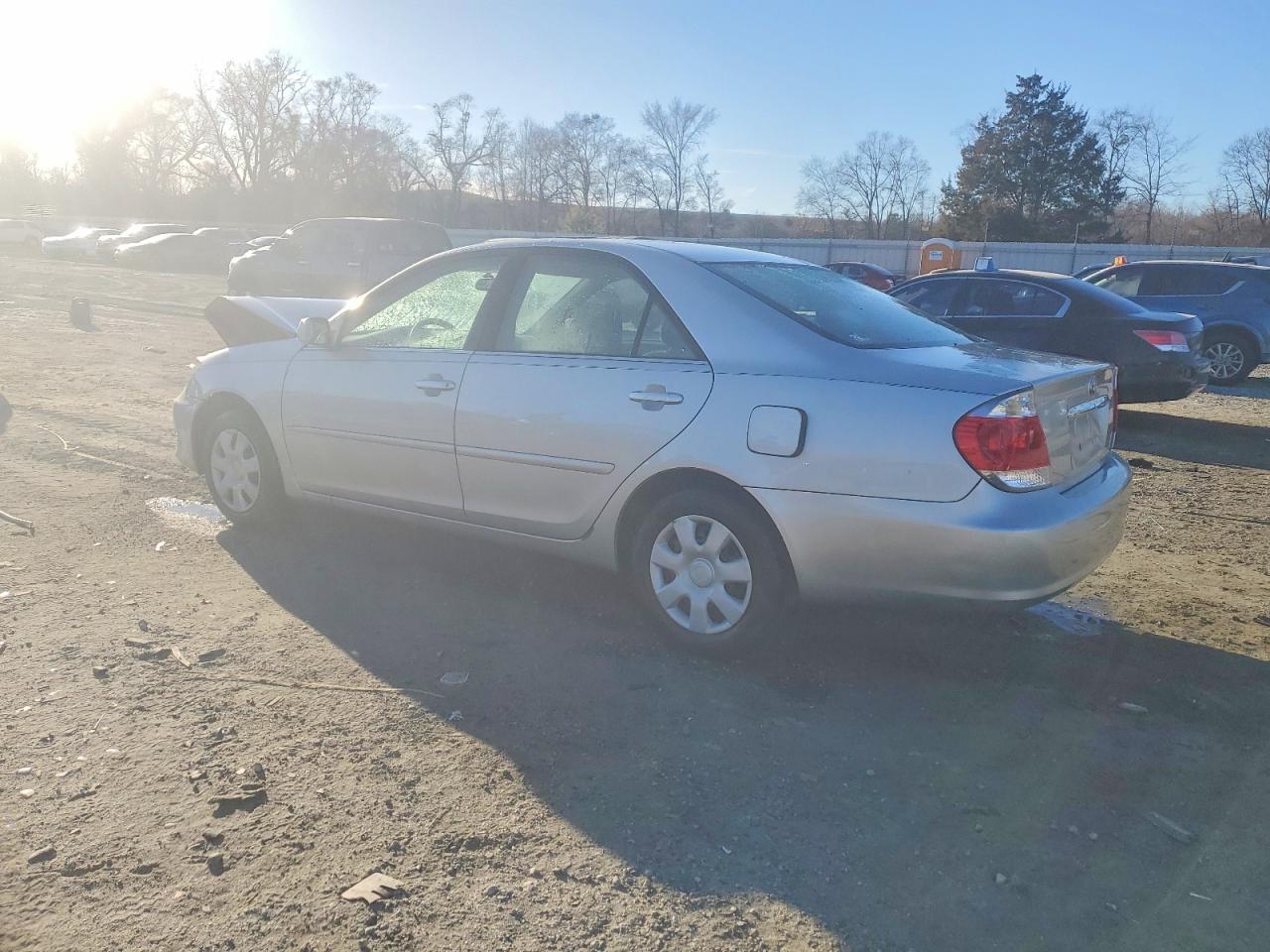 2006 TOYOTA CAMRY LE photo 2