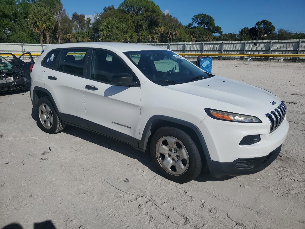 2016 JEEP CHEROKEE SPORT photo 4