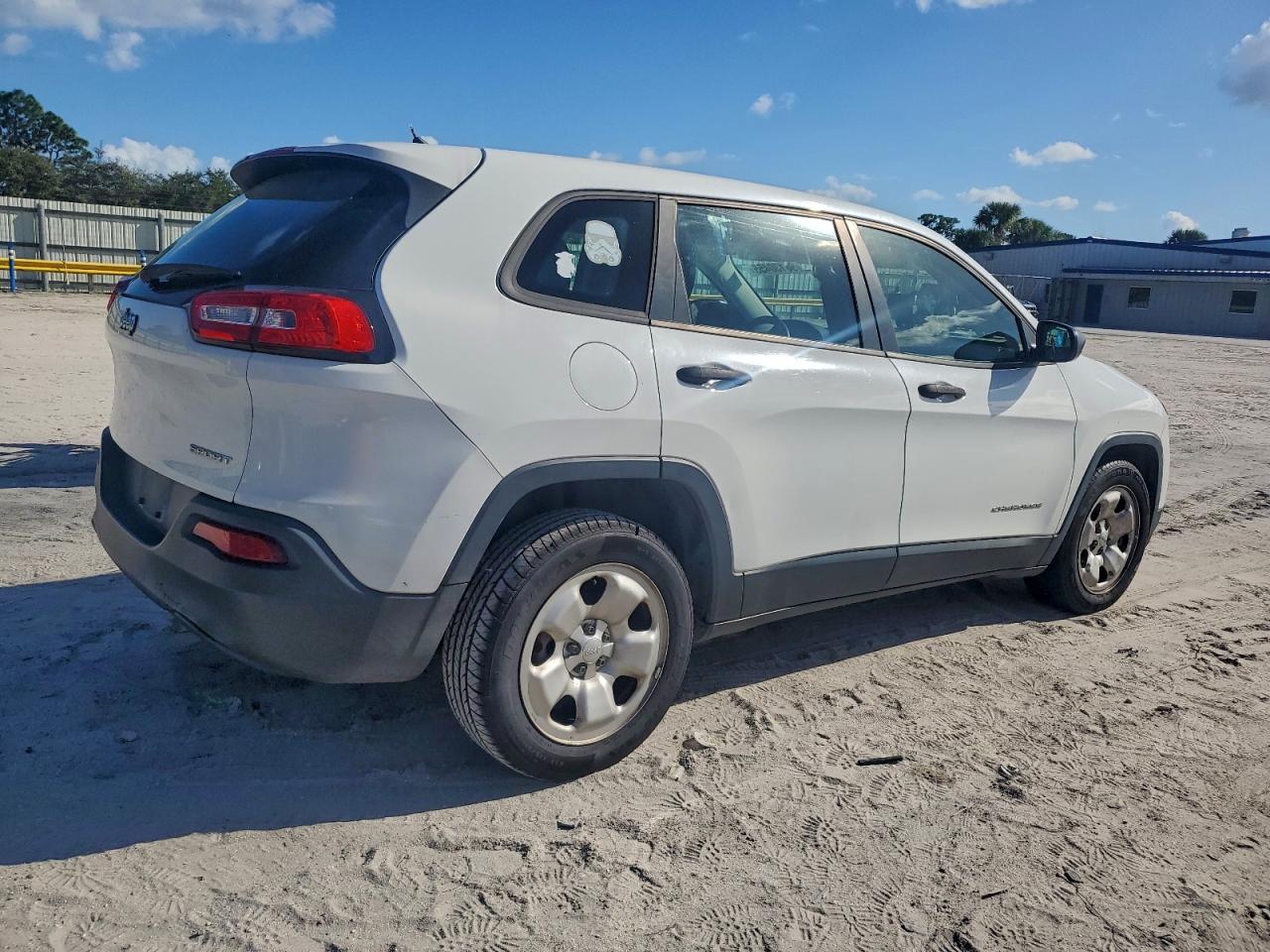 2016 JEEP CHEROKEE SPORT photo 3