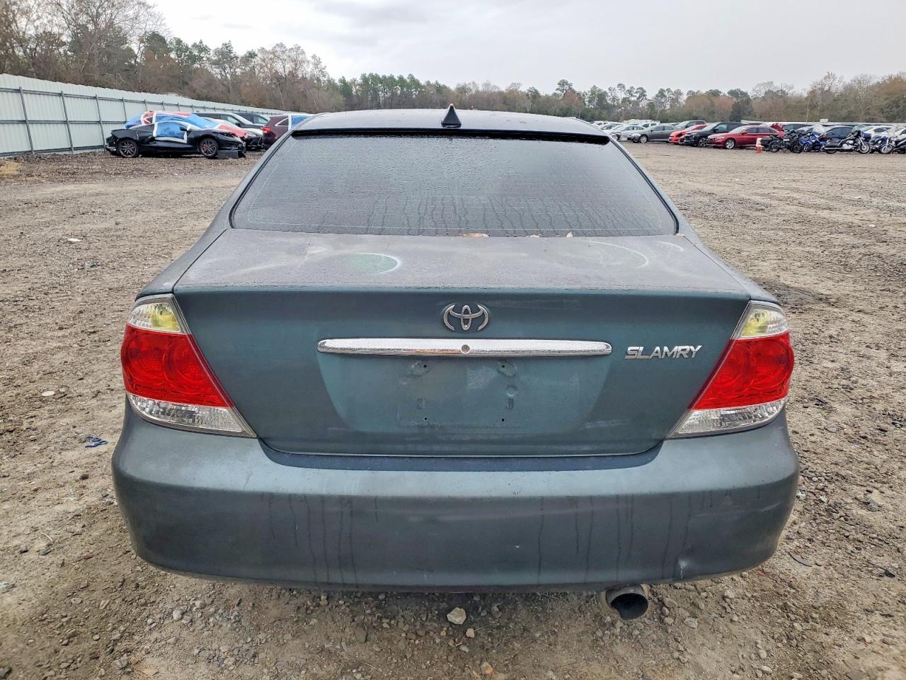 2004 TOYOTA CAMRY LE photo 6