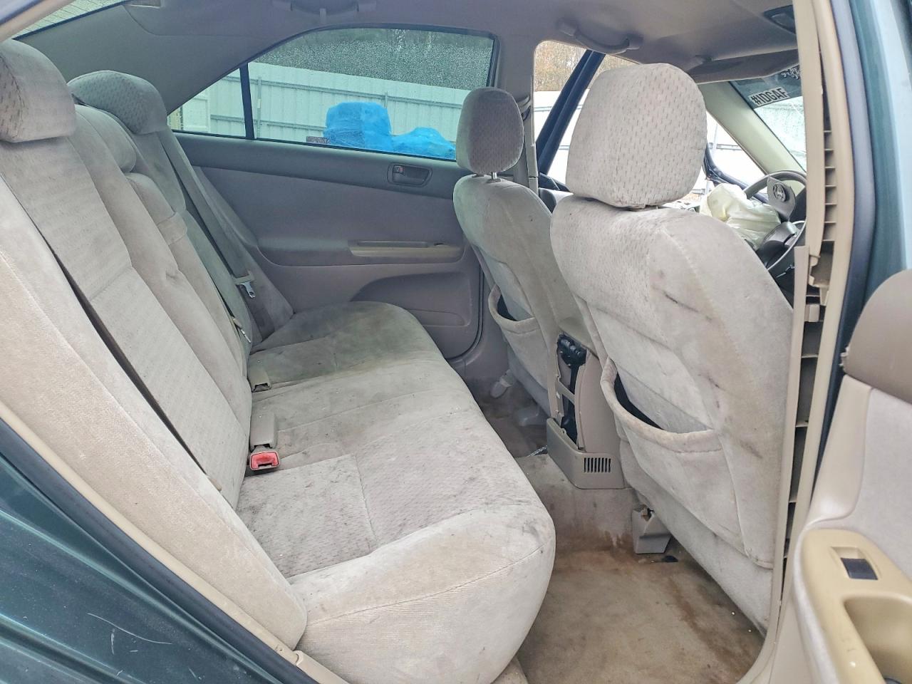2004 TOYOTA CAMRY LE photo 10