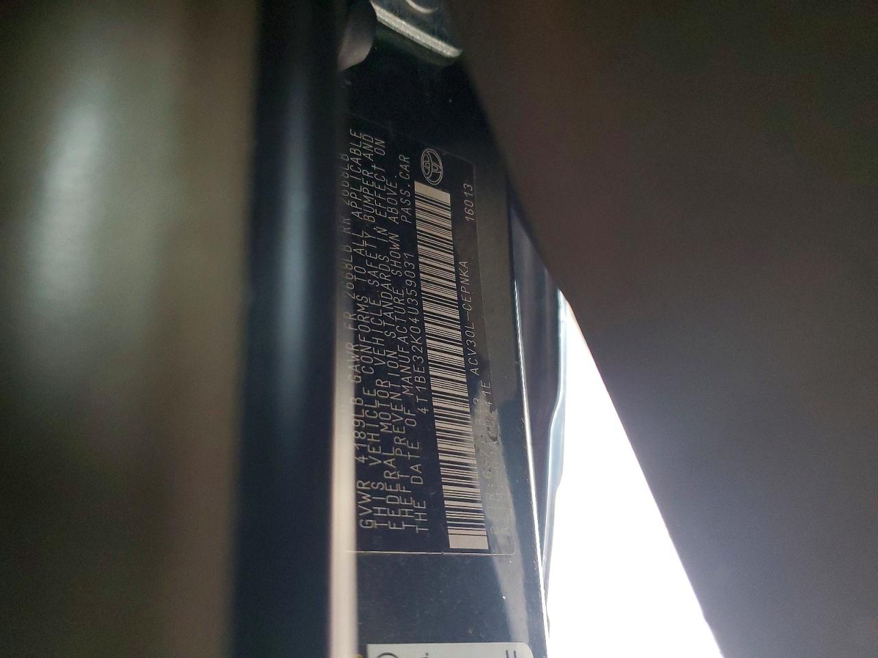 2004 TOYOTA CAMRY LE photo 13