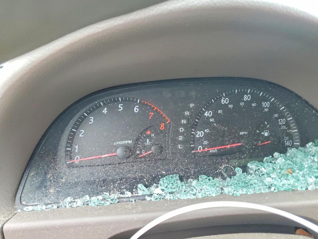 2004 TOYOTA CAMRY LE photo 9