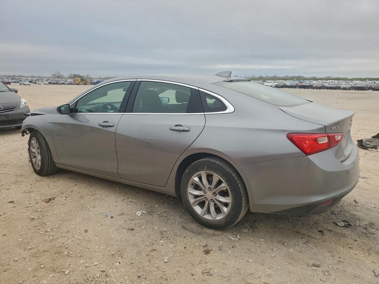 2024 CHEVROLET MALIBU LT photo 2