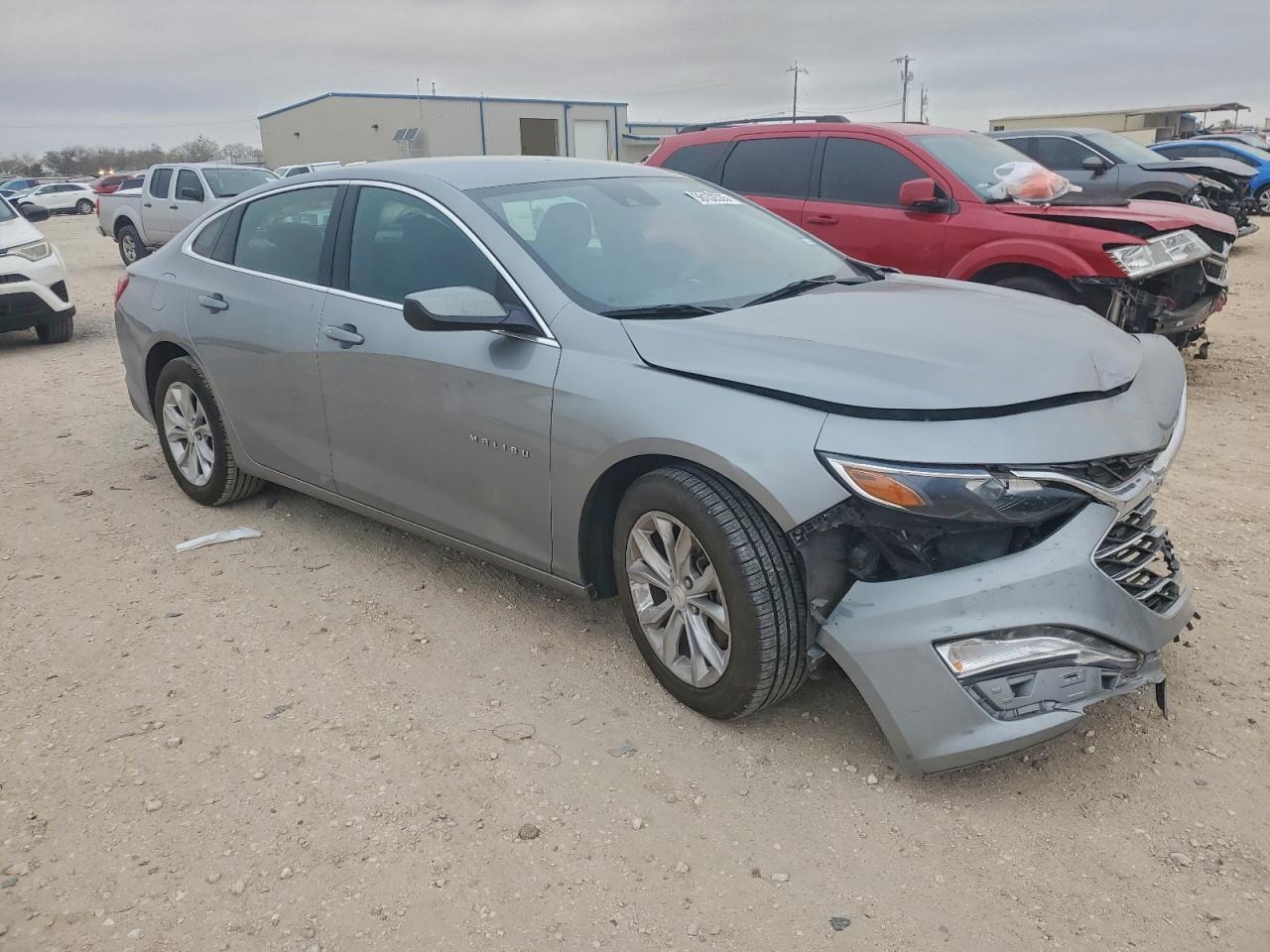 2024 CHEVROLET MALIBU LT photo 4