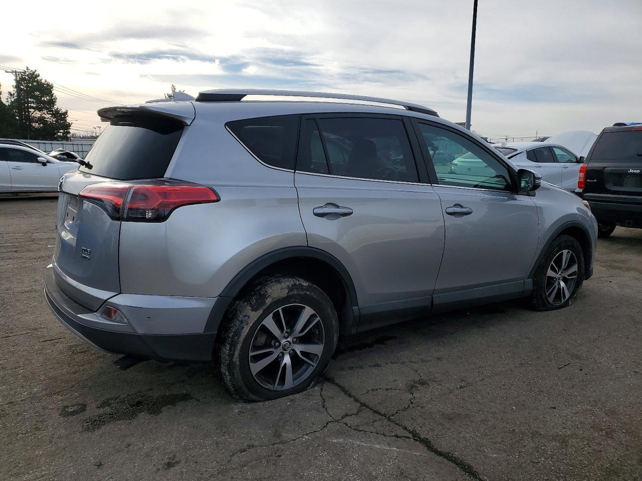 2018 TOYOTA RAV4 ADVENTURE photo 3