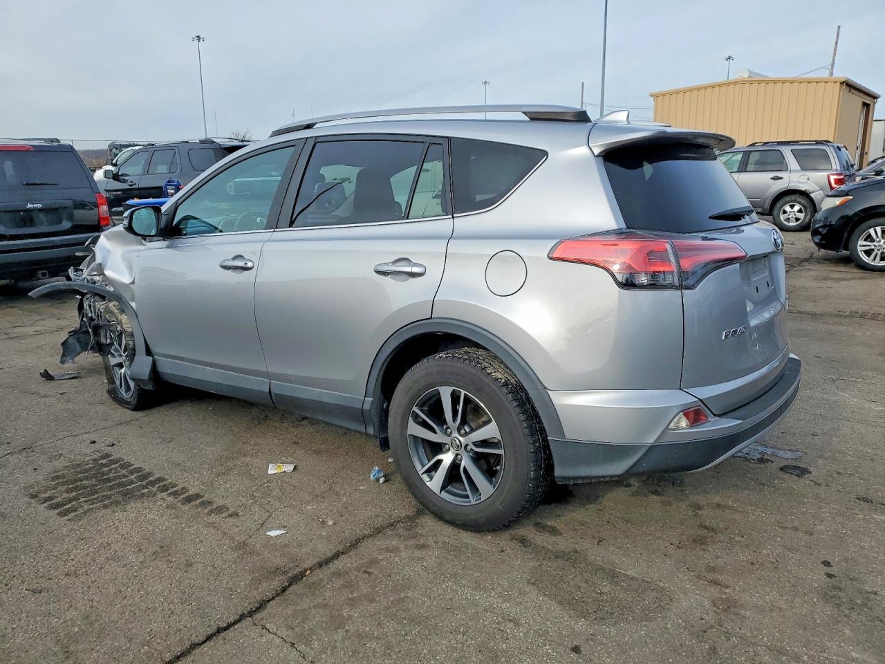 2018 TOYOTA RAV4 ADVENTURE photo 2