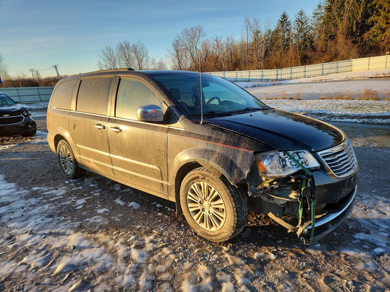 2015 CHRYSLER TOWN & COUNTRY TOURING L photo 10