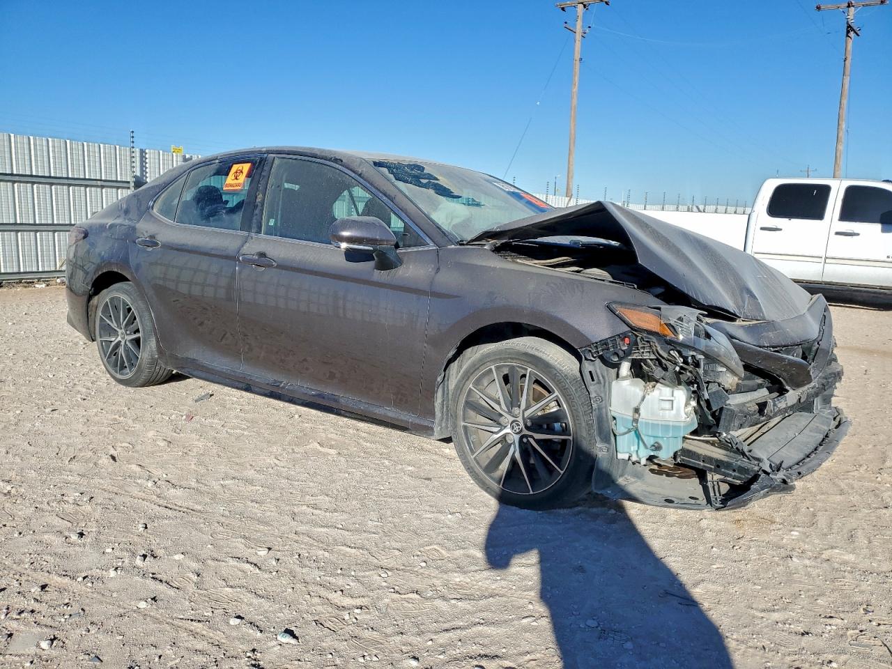 2021 TOYOTA CAMRY SE photo 4