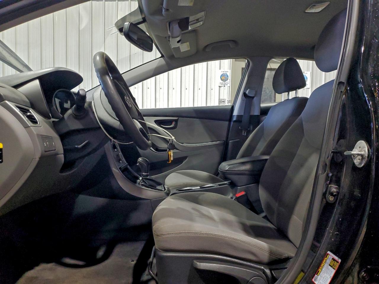 2016 HYUNDAI ELANTRA SE photo 7