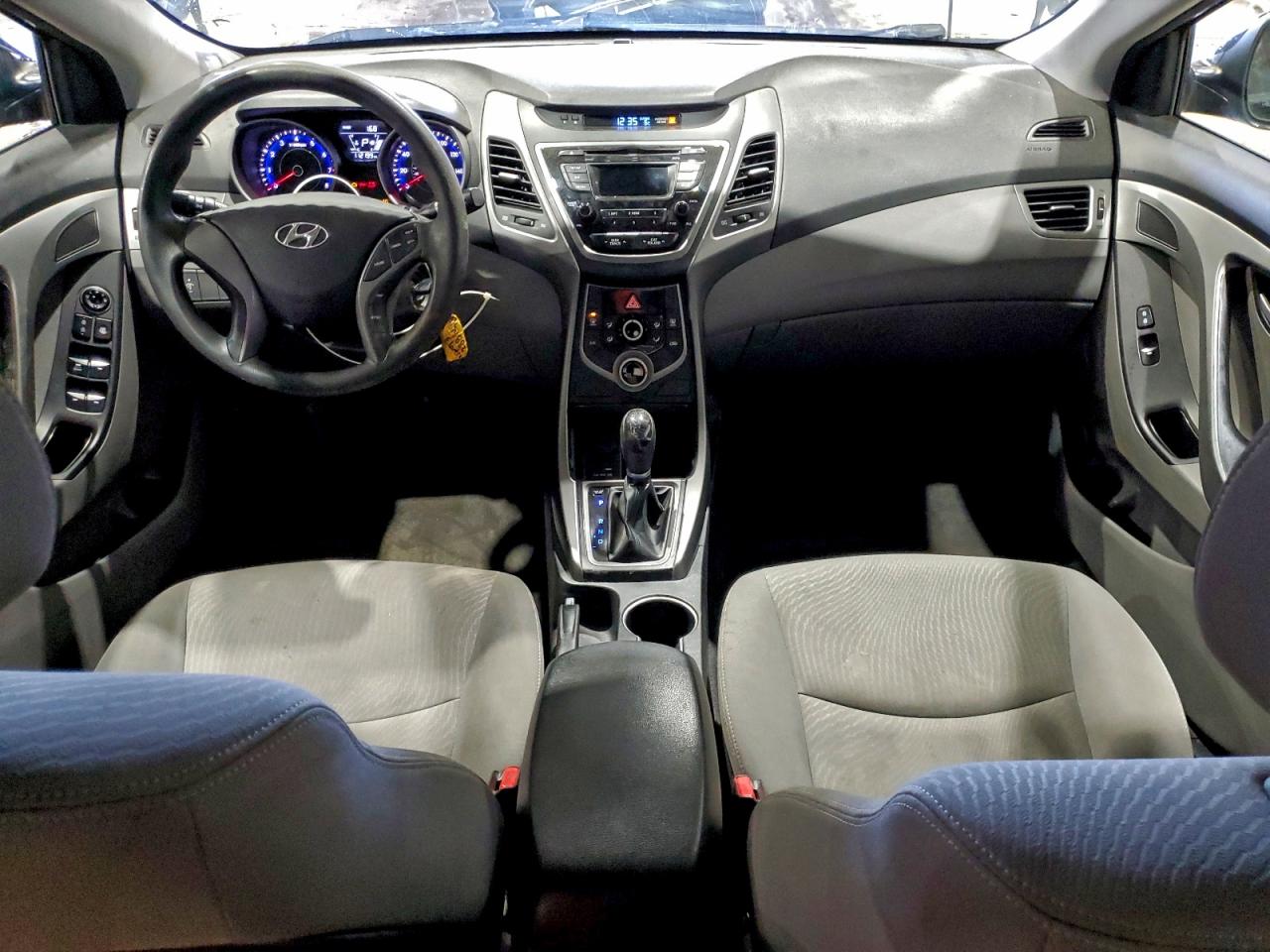 2016 HYUNDAI ELANTRA SE photo 8