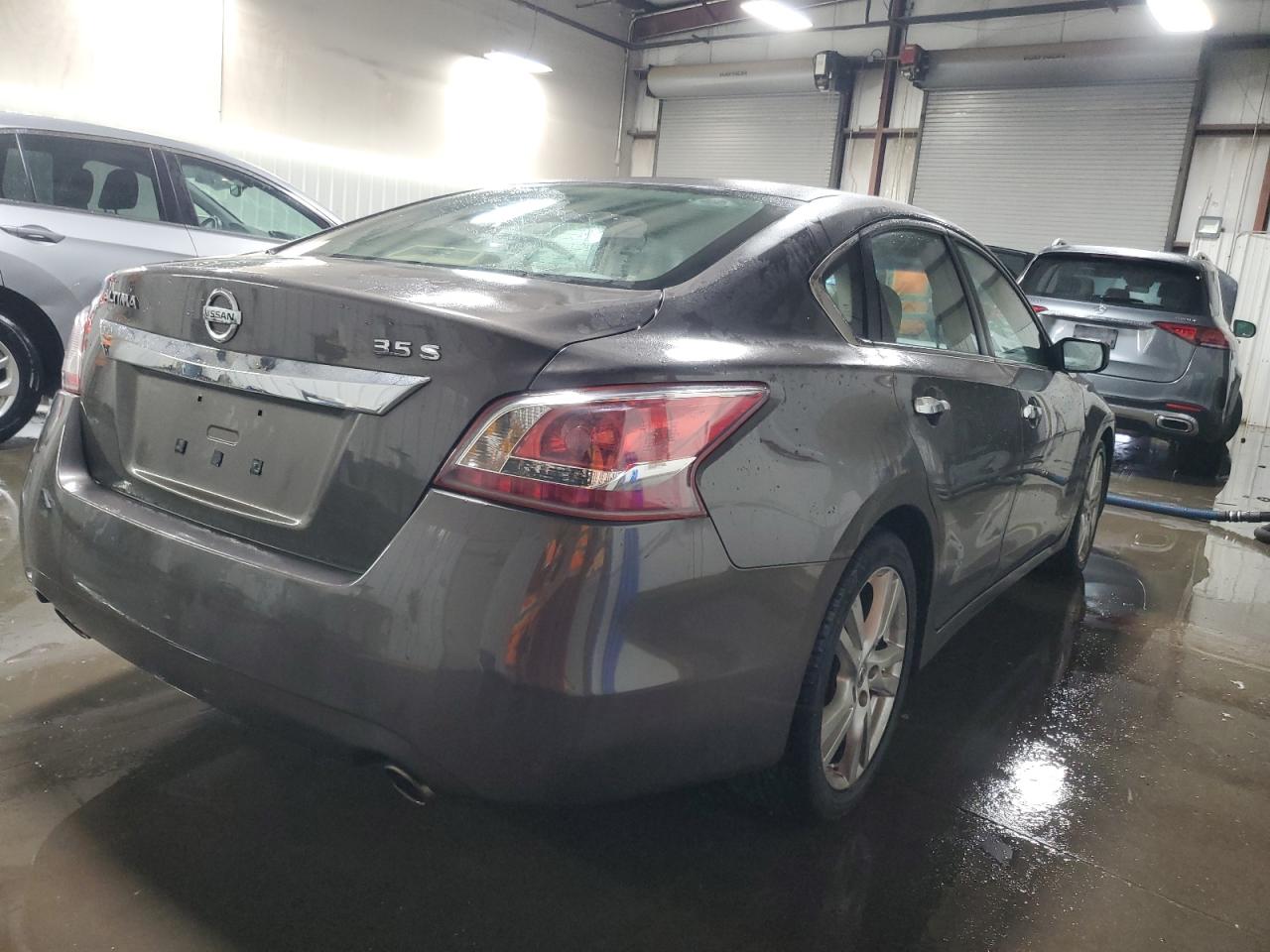 2013 NISSAN ALTIMA 3.5S photo 3