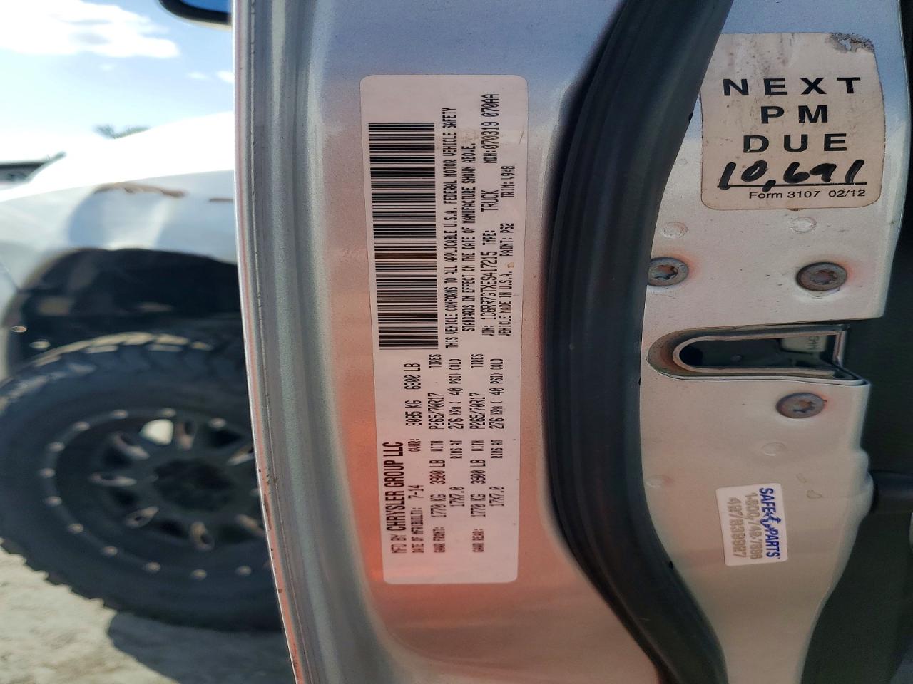 2014 RAM 1500 SLT photo 12