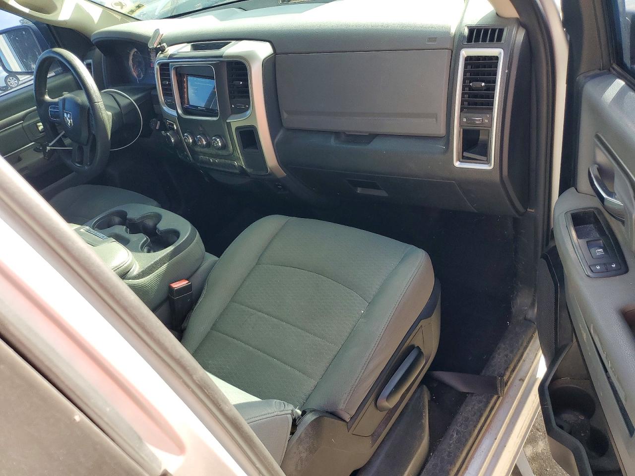 2014 RAM 1500 SLT photo 8
