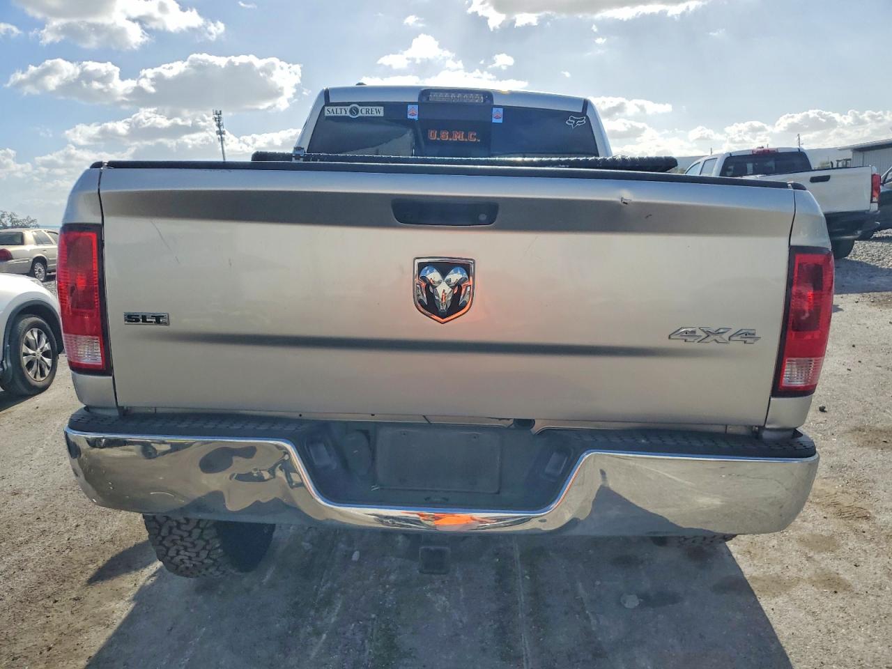 2014 RAM 1500 SLT photo 6