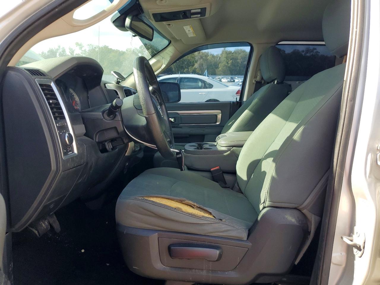2014 RAM 1500 SLT photo 7