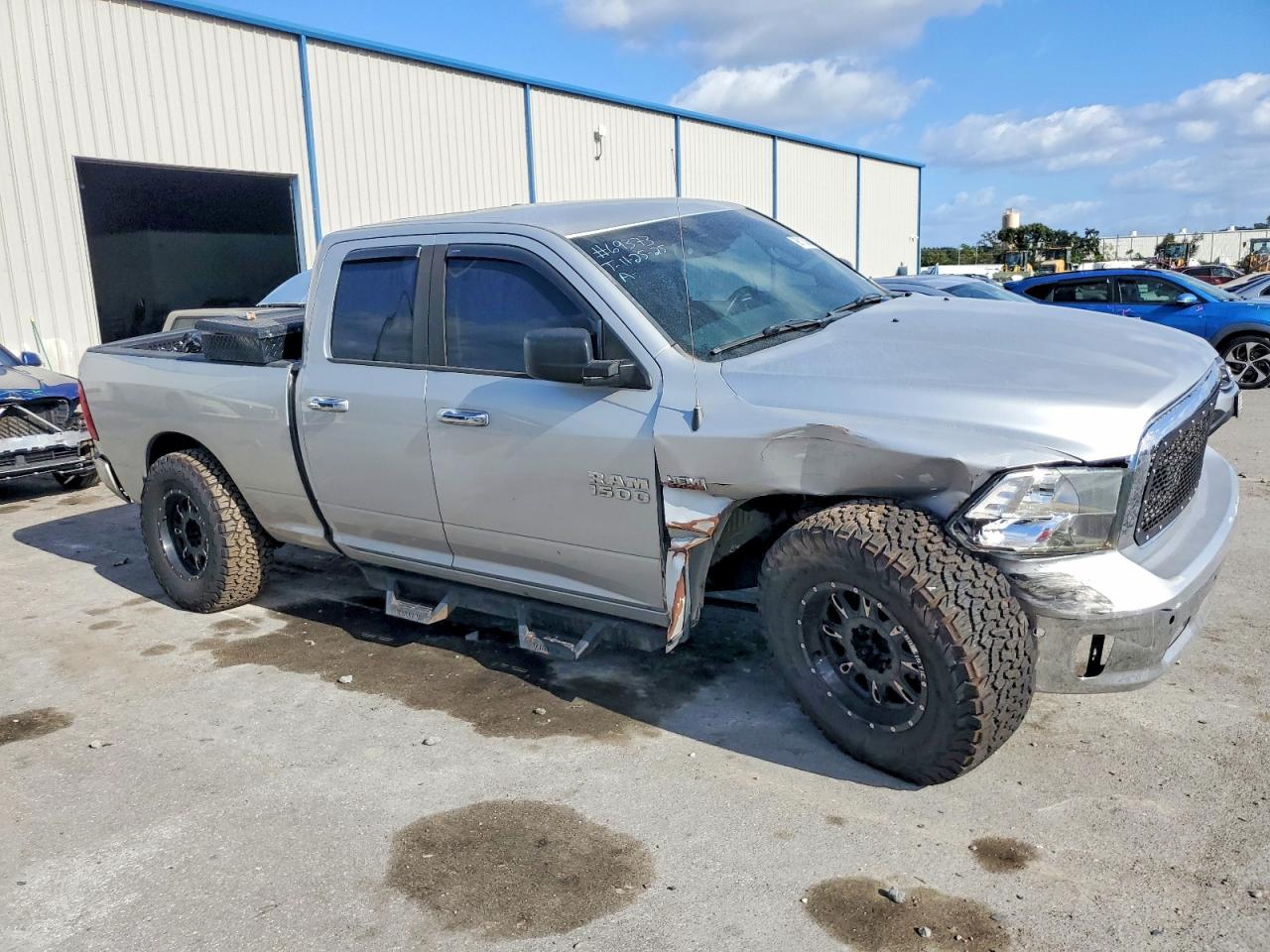 2014 RAM 1500 SLT photo 4