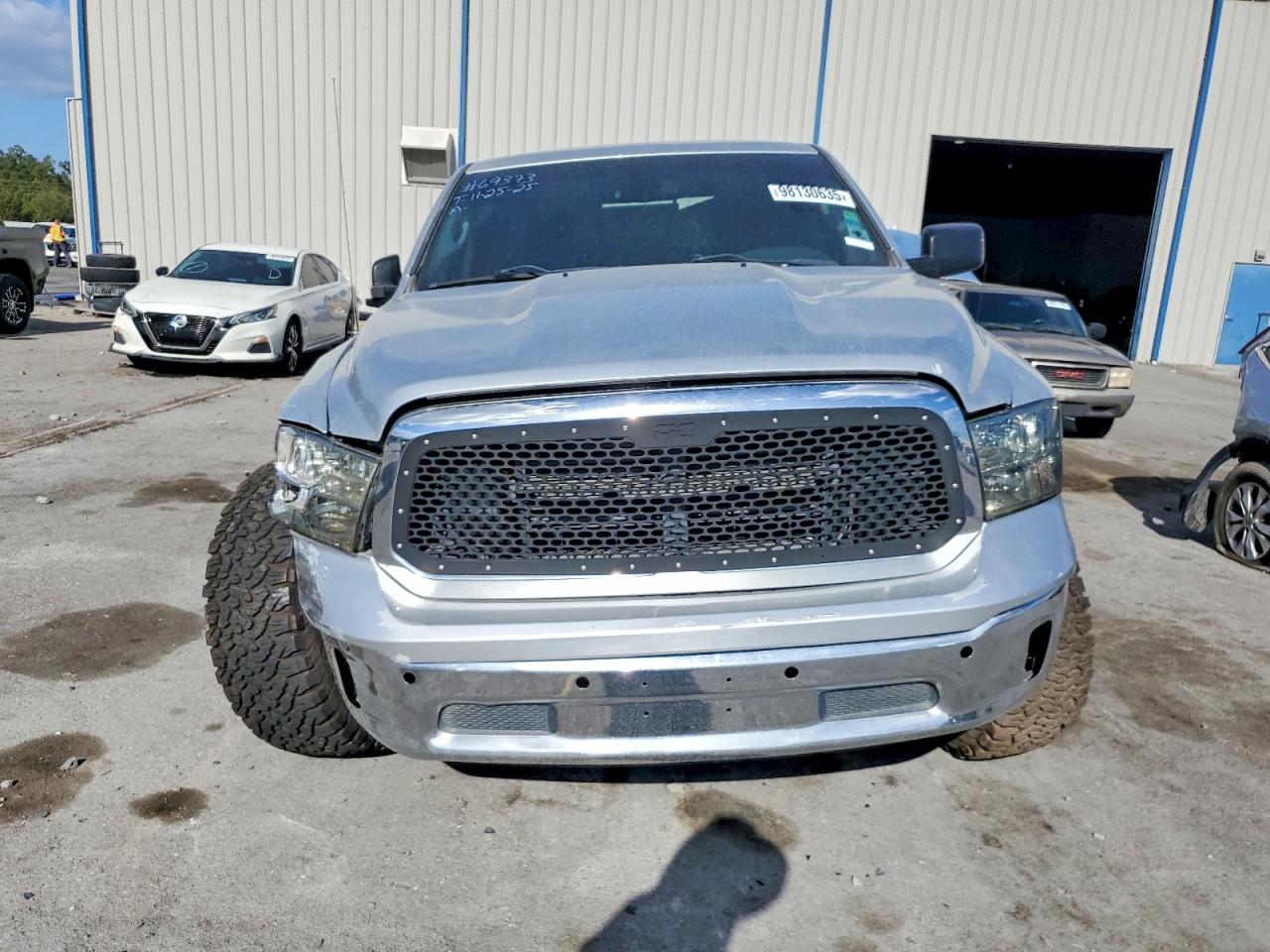 2014 RAM 1500 SLT photo 5