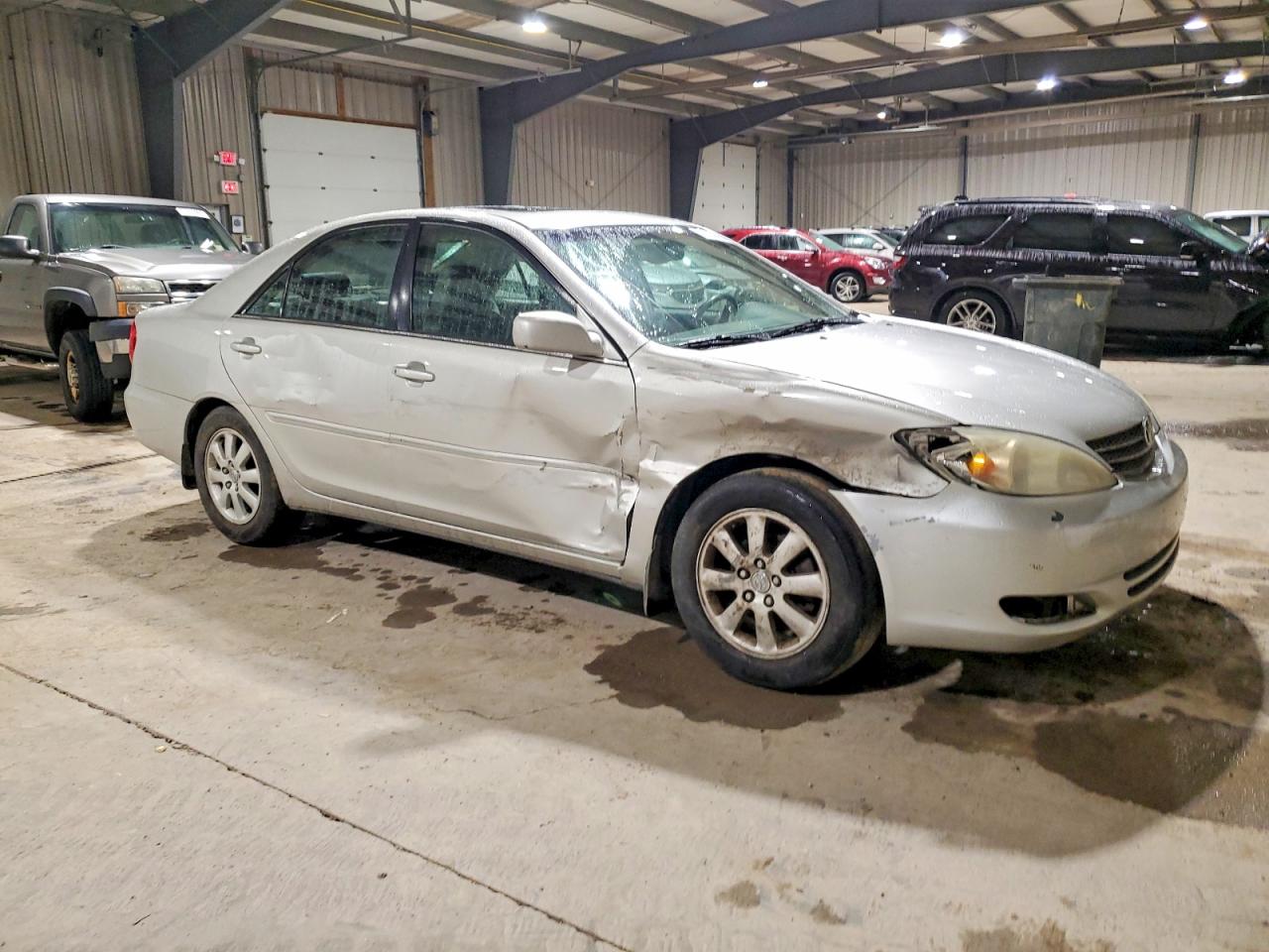 2004 TOYOTA CAMRY LE photo 4