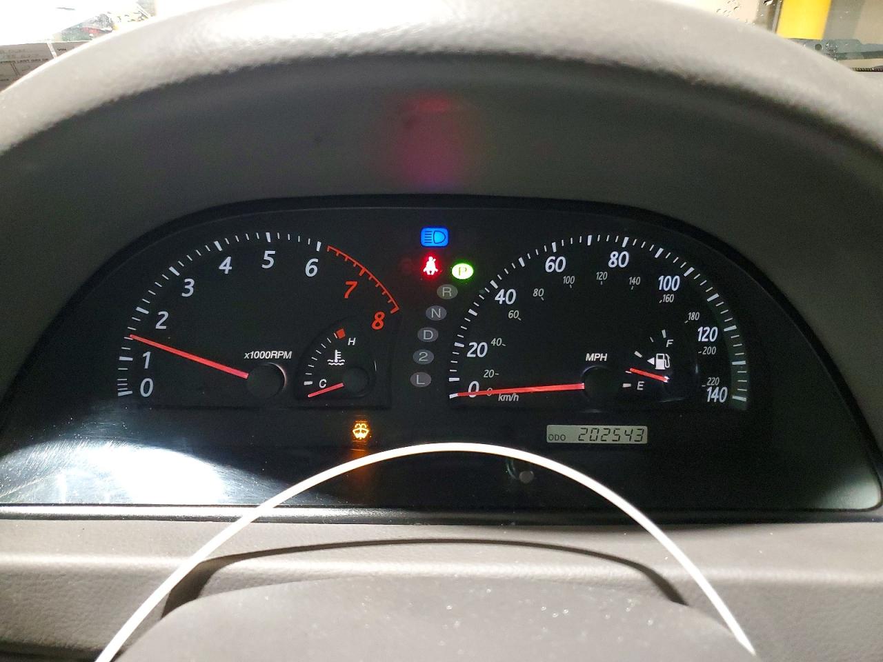 2004 TOYOTA CAMRY LE photo 9