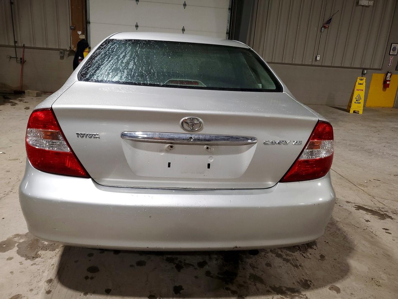 2004 TOYOTA CAMRY LE photo 6