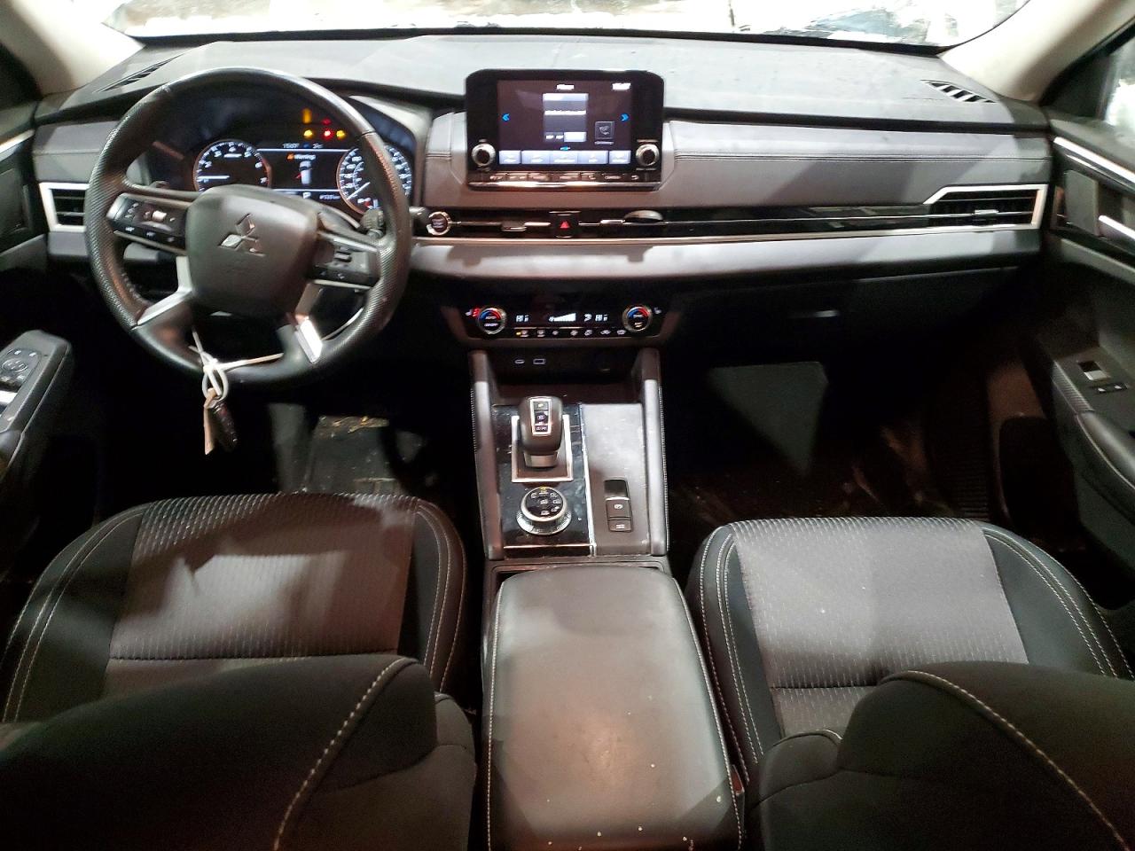 2024 MITSUBISHI OUTLANDER ES photo 8