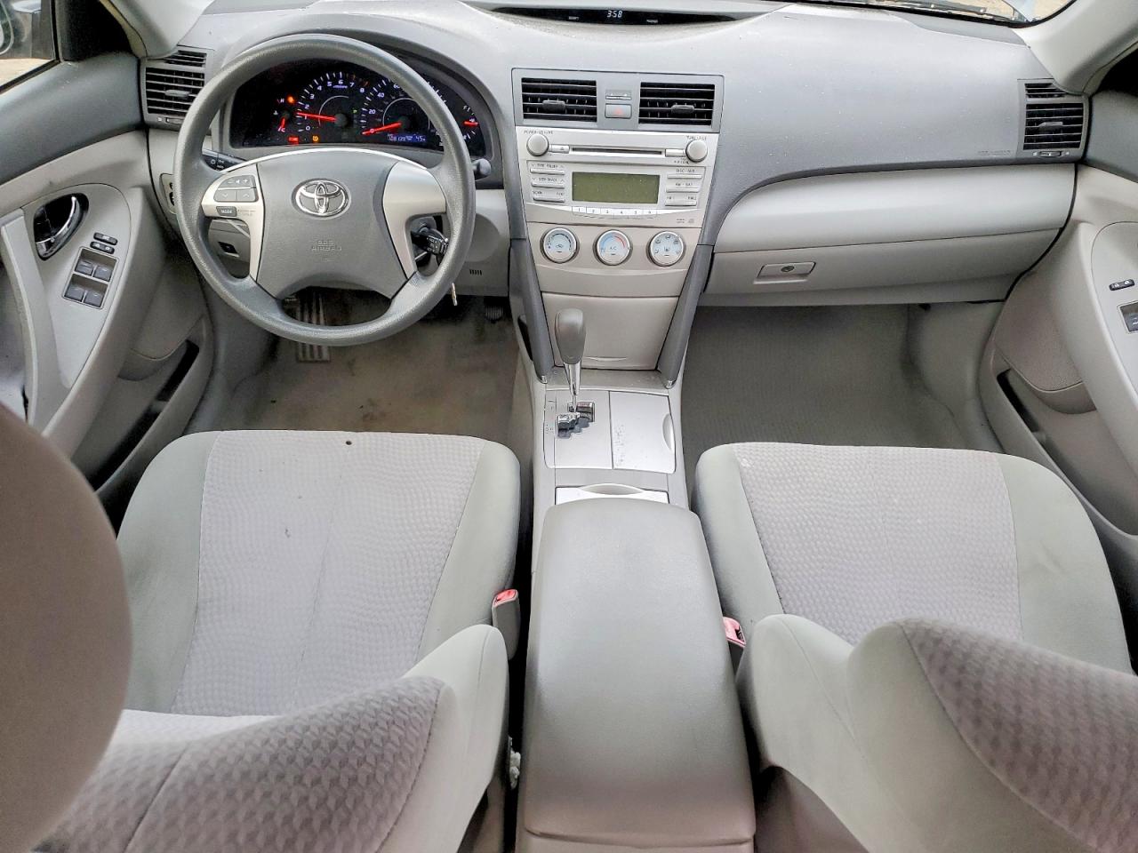 2010 TOYOTA CAMRY BASE photo 8