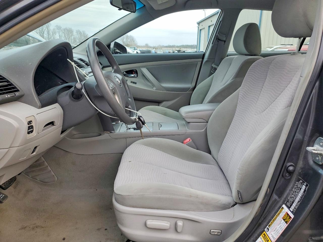 2010 TOYOTA CAMRY BASE photo 7