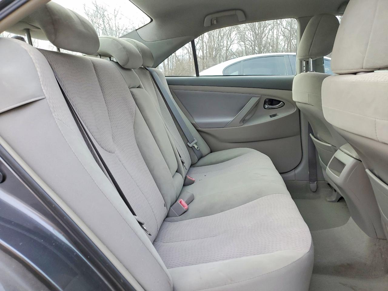 2010 TOYOTA CAMRY BASE photo 10