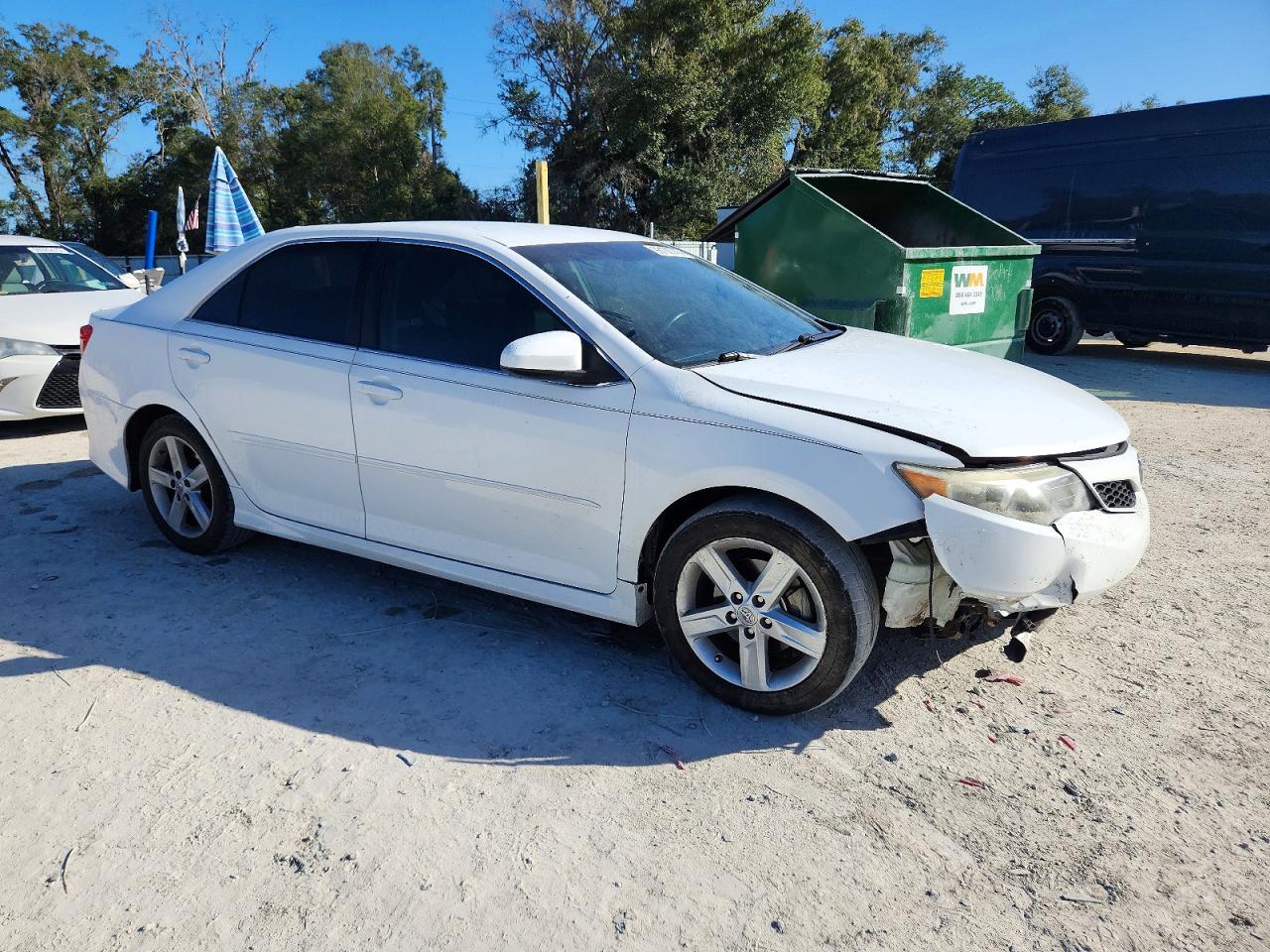 2013 TOYOTA CAMRY L photo 4