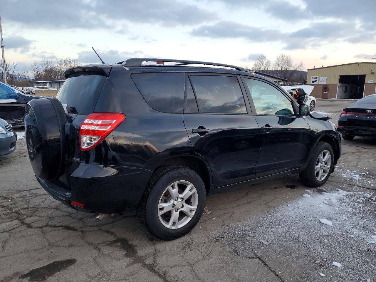 2012 TOYOTA RAV4 photo 3