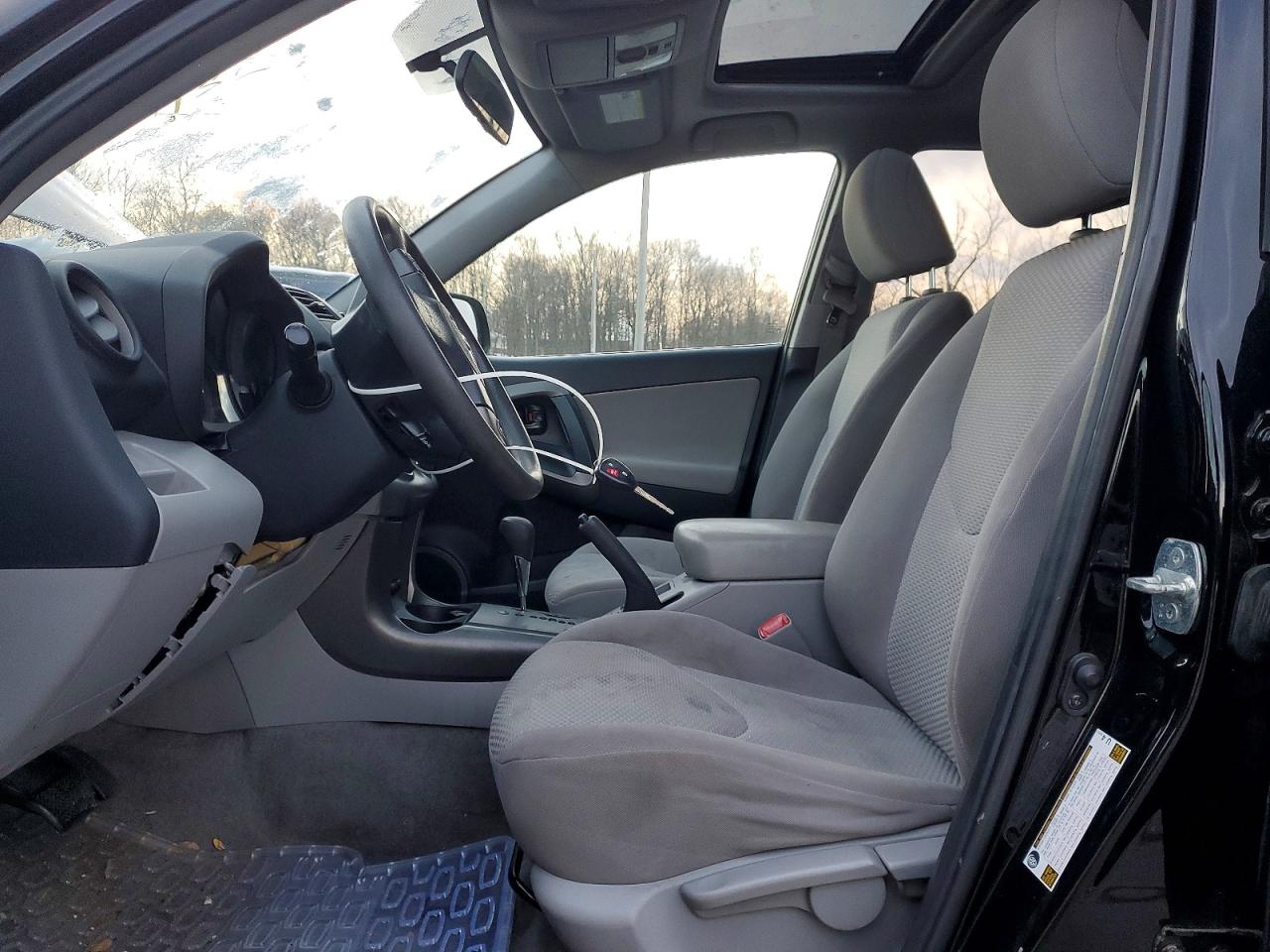 2012 TOYOTA RAV4 photo 7