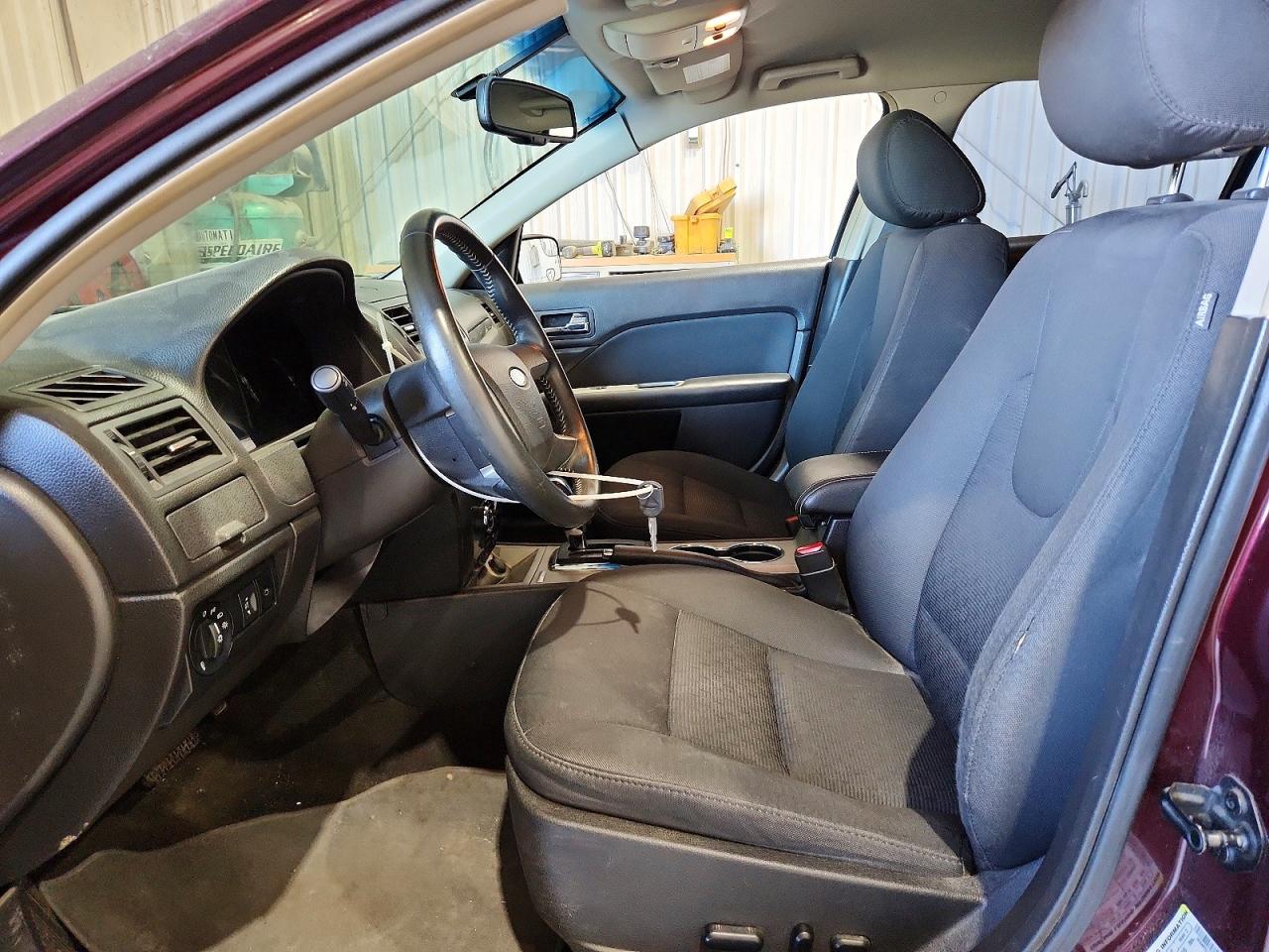 2011 FORD FUSION SEL photo 25