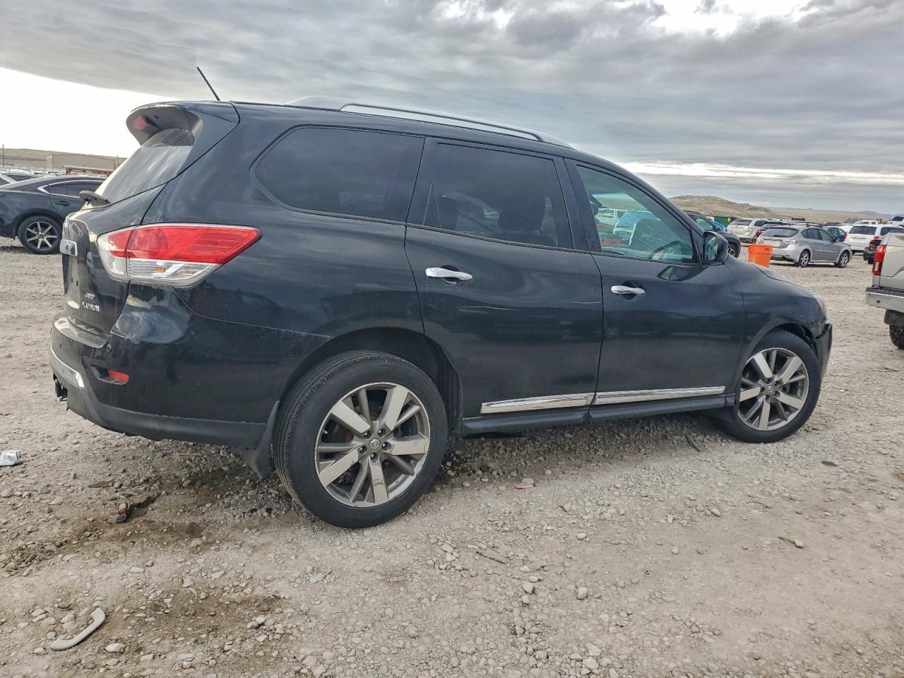 2013 NISSAN PATHFINDER S photo 3