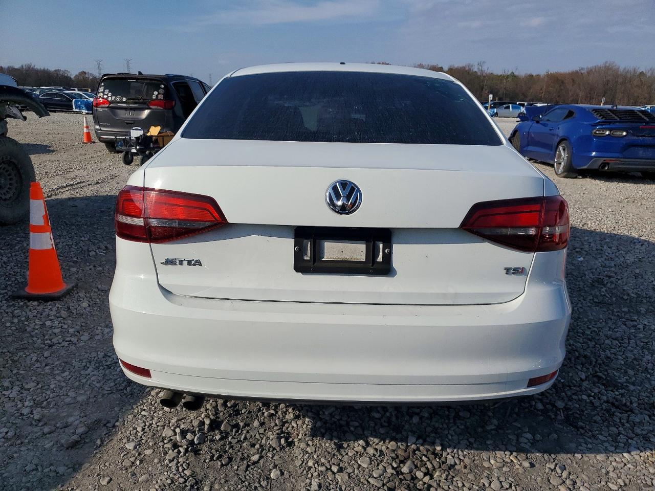 2018 VOLKSWAGEN JETTA S photo 6